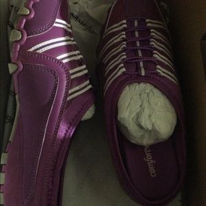 𝅺ATHLETICTRINIA mule magenta 8w new